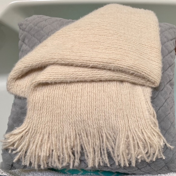 Free People Whisper Fringe Eyelash Blanket Scarf - Picture 7 of 7